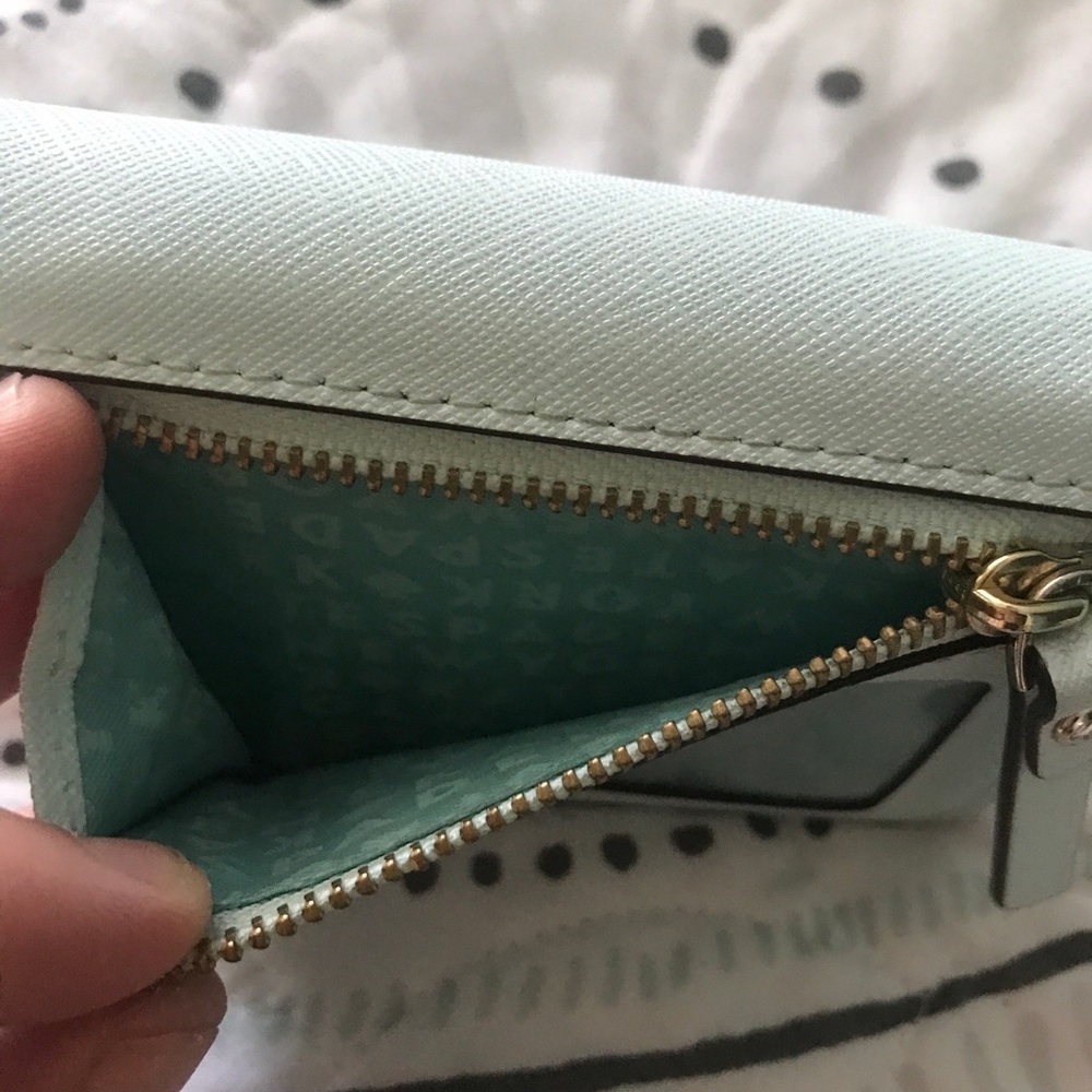 Kate Spade Wrislet/Wallet - Picture 4 of 6